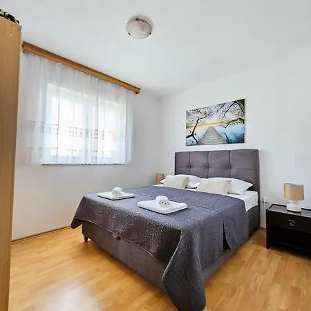 Karalic Ll * Crikvenica